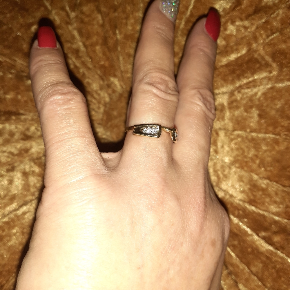 10K yellow gold diamond ring guard size7
